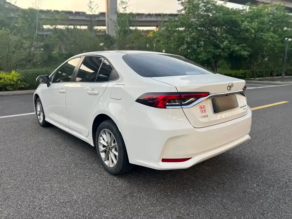 Toyota Corolla — фото 6