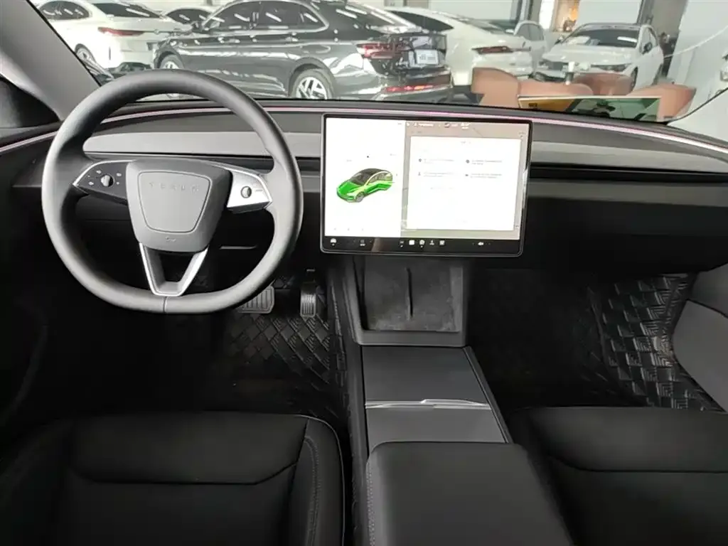 Tesla Model 3 — фото 2