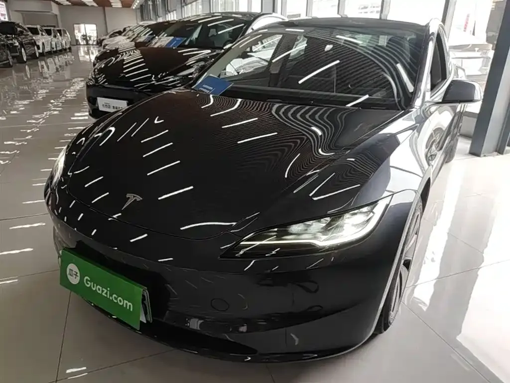 Tesla Model 3 — фото 10