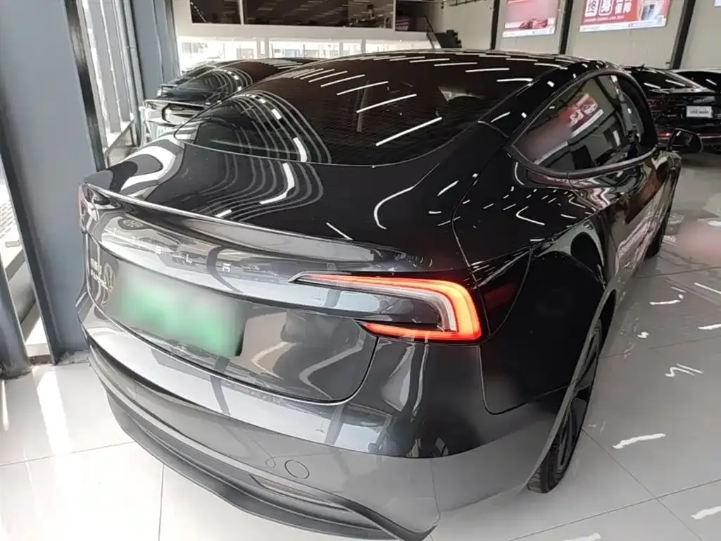 Tesla Model 3 — фото 6
