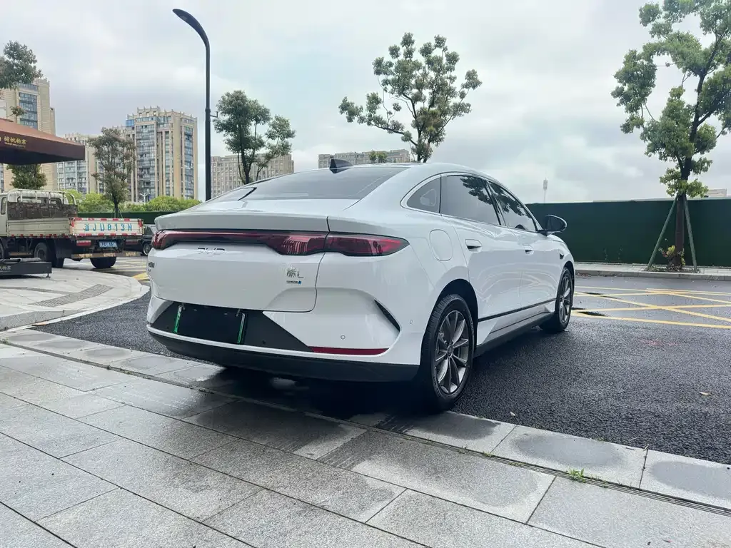 BYD Qin L 2026 из CN, фото 5