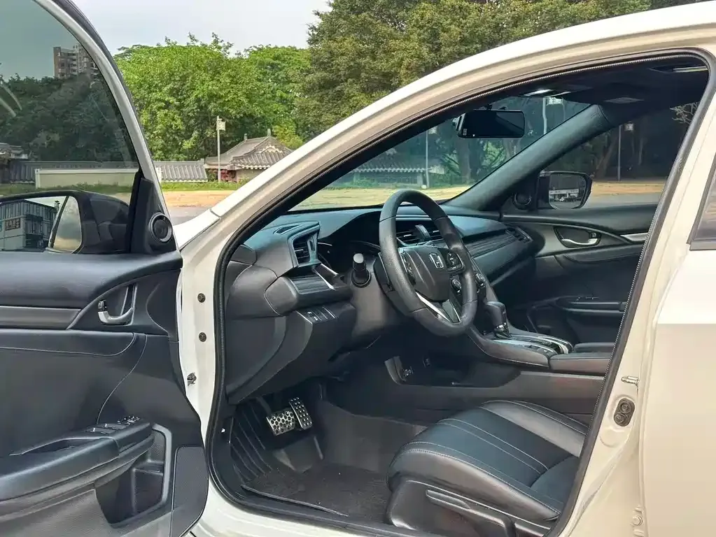 Honda Civic — фото 10