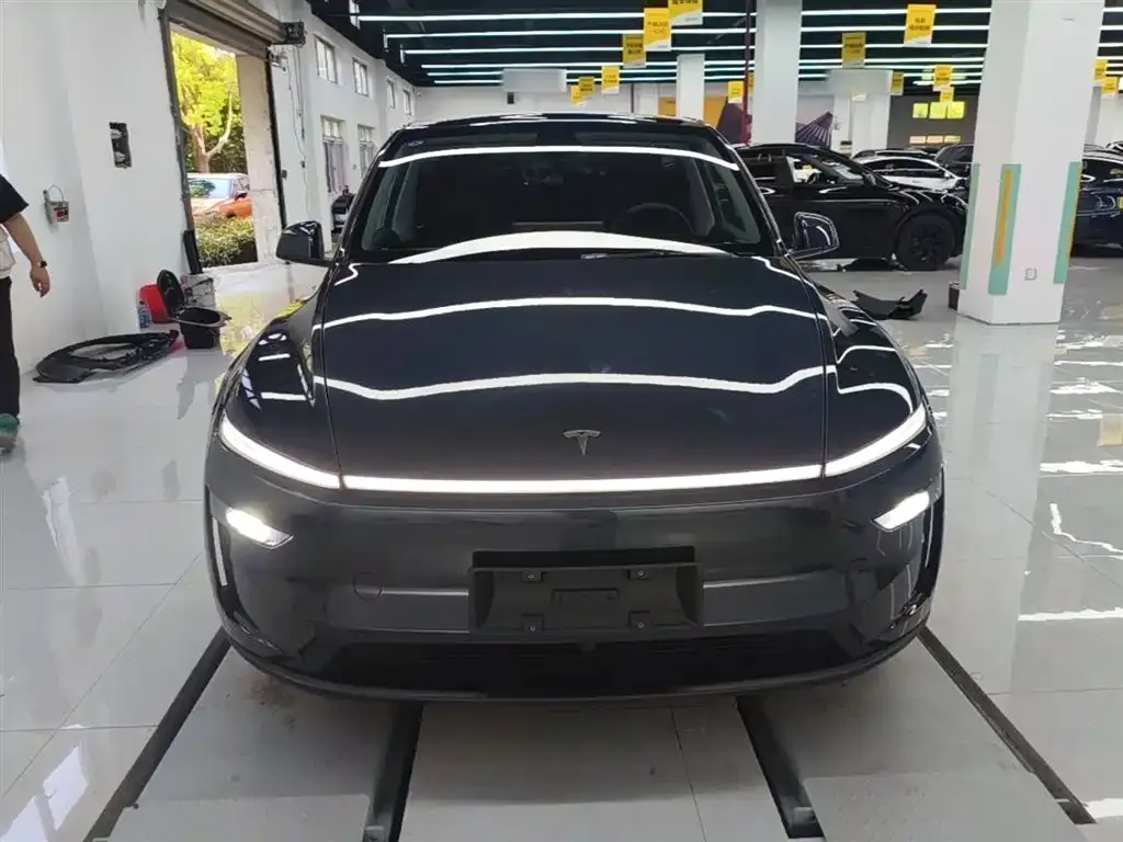 Tesla Model Y — фото 5