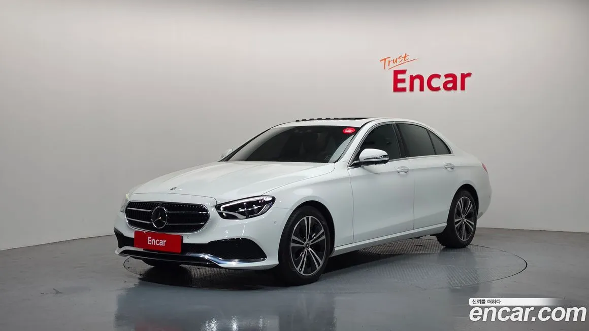 Mercedes-Benz E-Class — фото 1