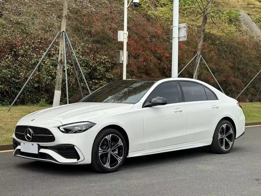 Mercedes-Benz C-Class — фото 1