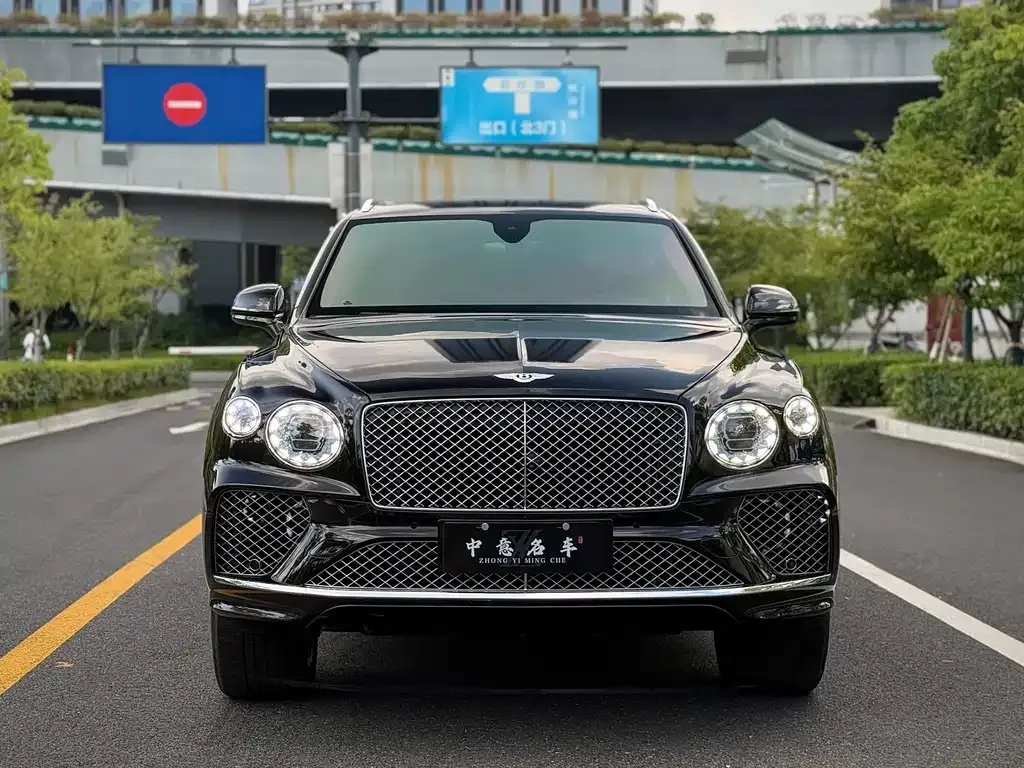 Bentley Bentayga — фото 9