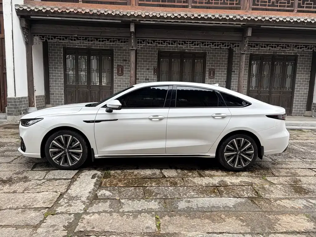 Chery Arrizo 8 PRO — фото 3