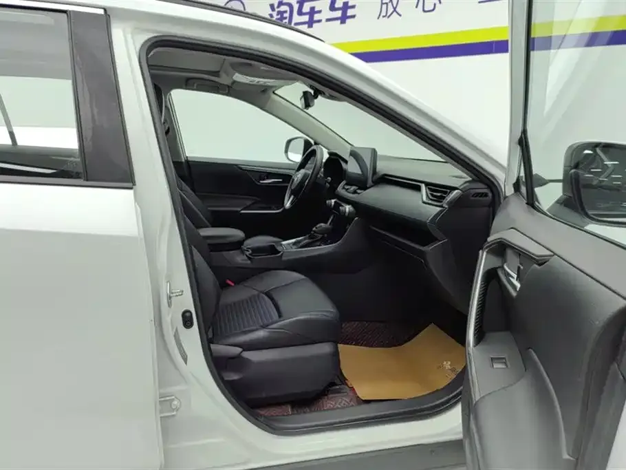 Toyota Wildlander — фото 10