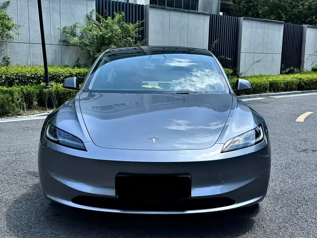 Tesla Model 3 — фото 7
