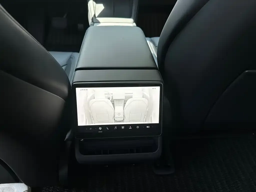 Tesla Model 3 — фото 2