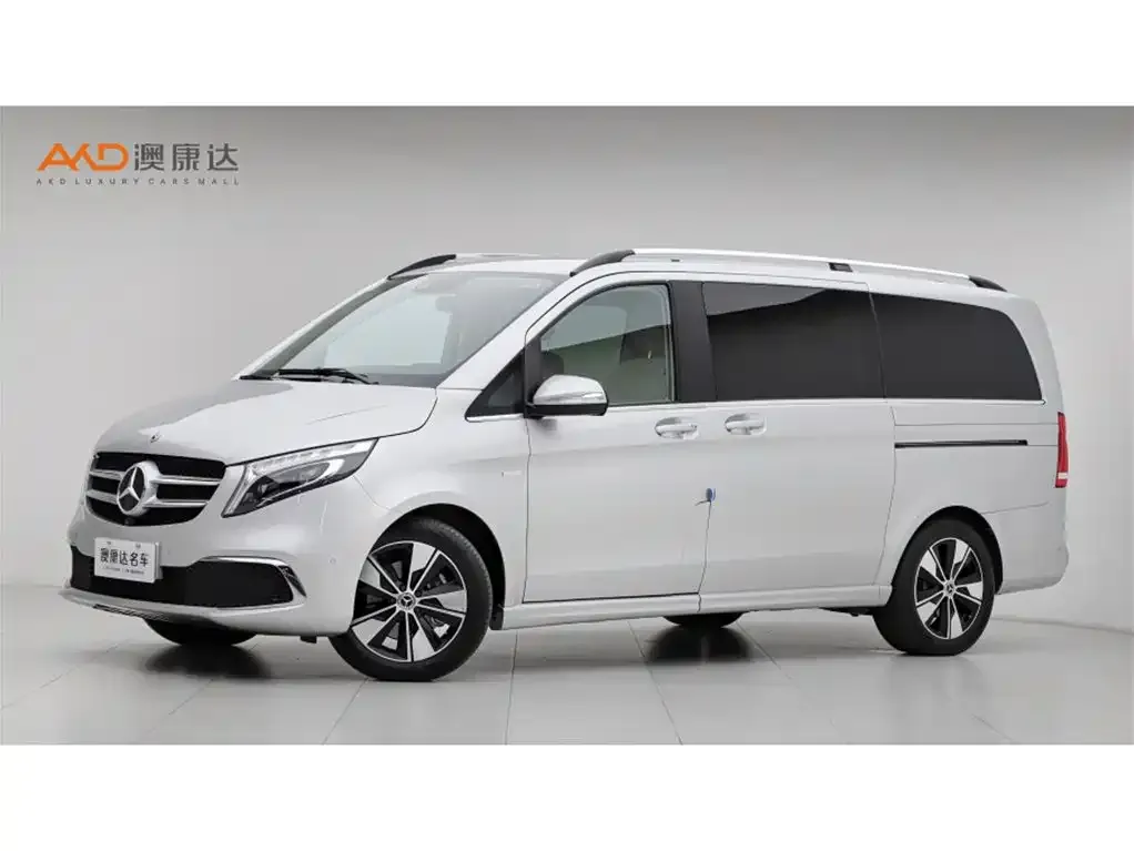Mercedes-Benz V-Class — фото 1