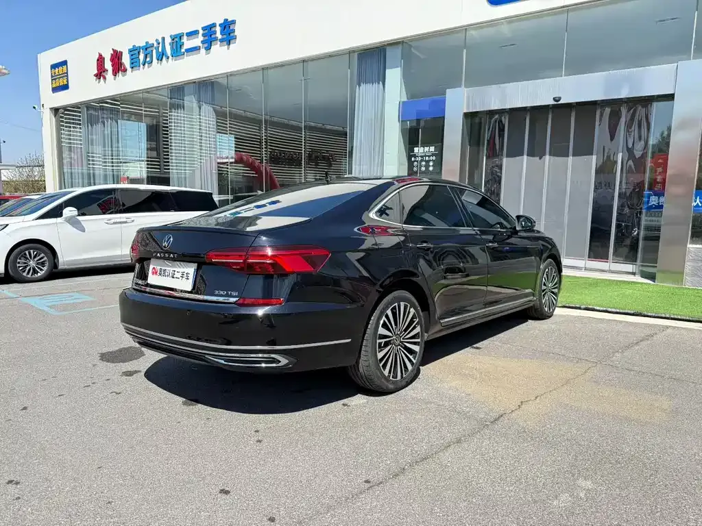 Volkswagen Passat — фото 7