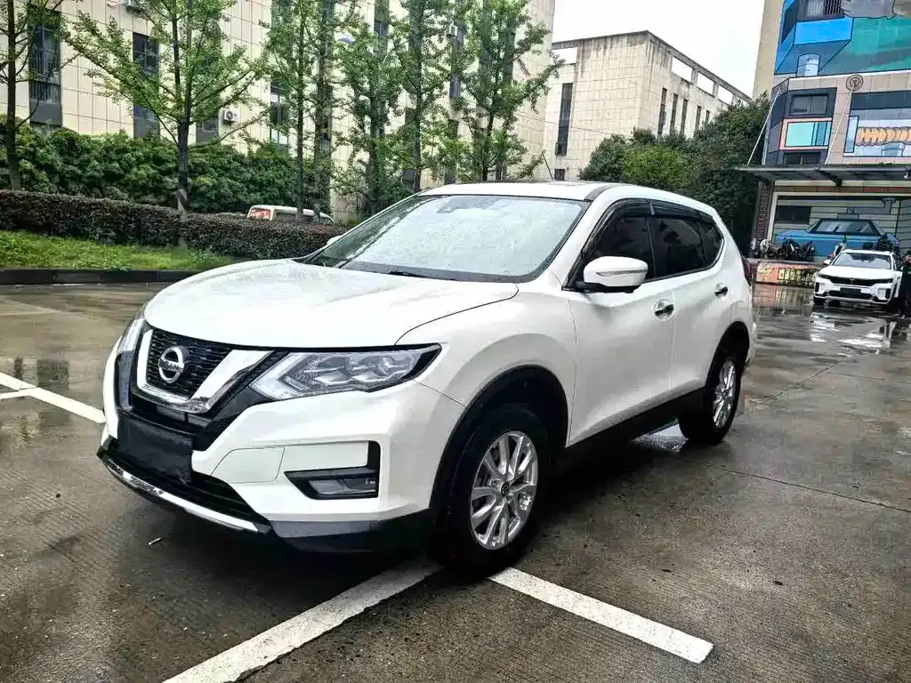 Nissan X-Trail — фото 1
