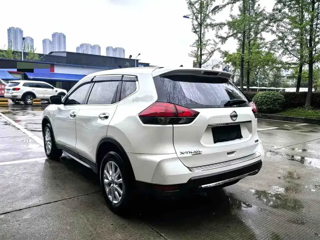 Nissan X-Trail — фото 10