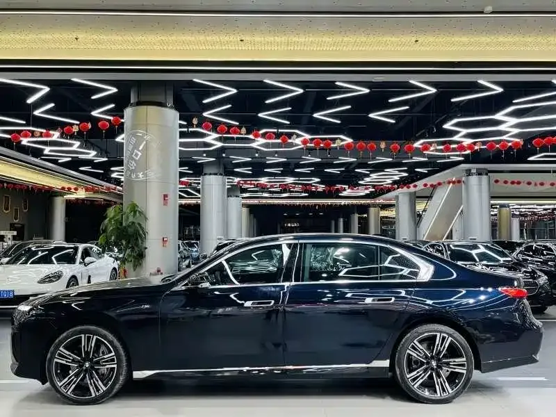 BMW 7 Series — фото 4