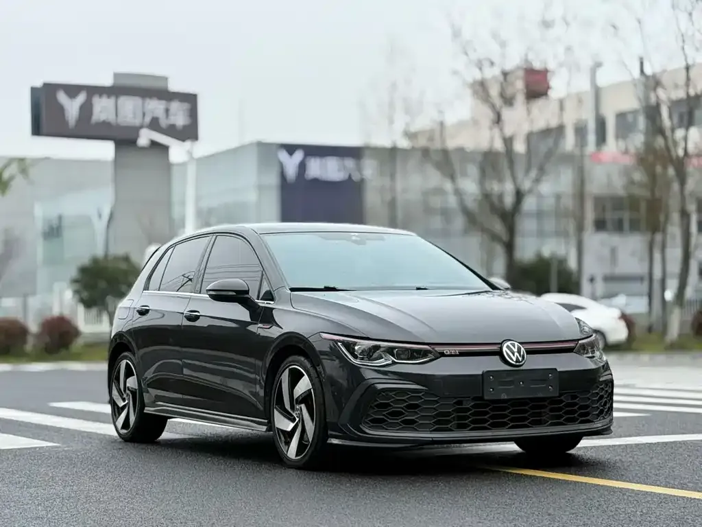 Volkswagen Golf GTI — фото 3