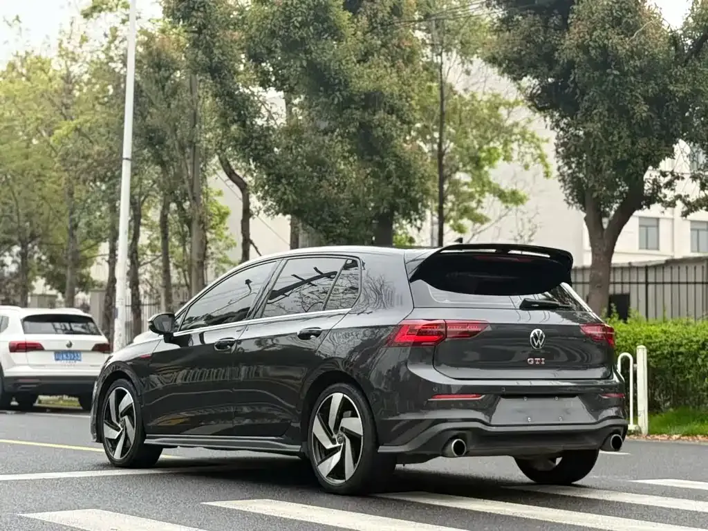 Volkswagen Golf GTI — фото 4