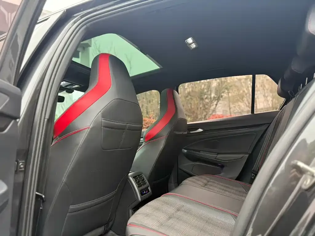 Volkswagen Golf GTI — фото 8