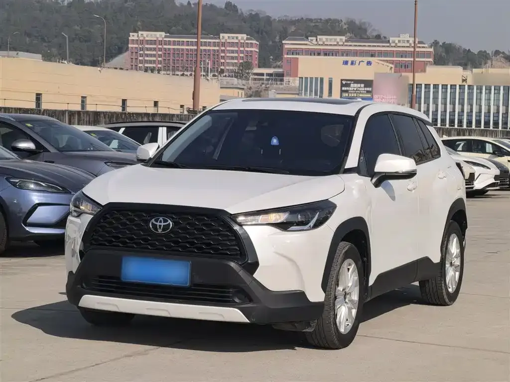Toyota Corolla Cross — фото 1