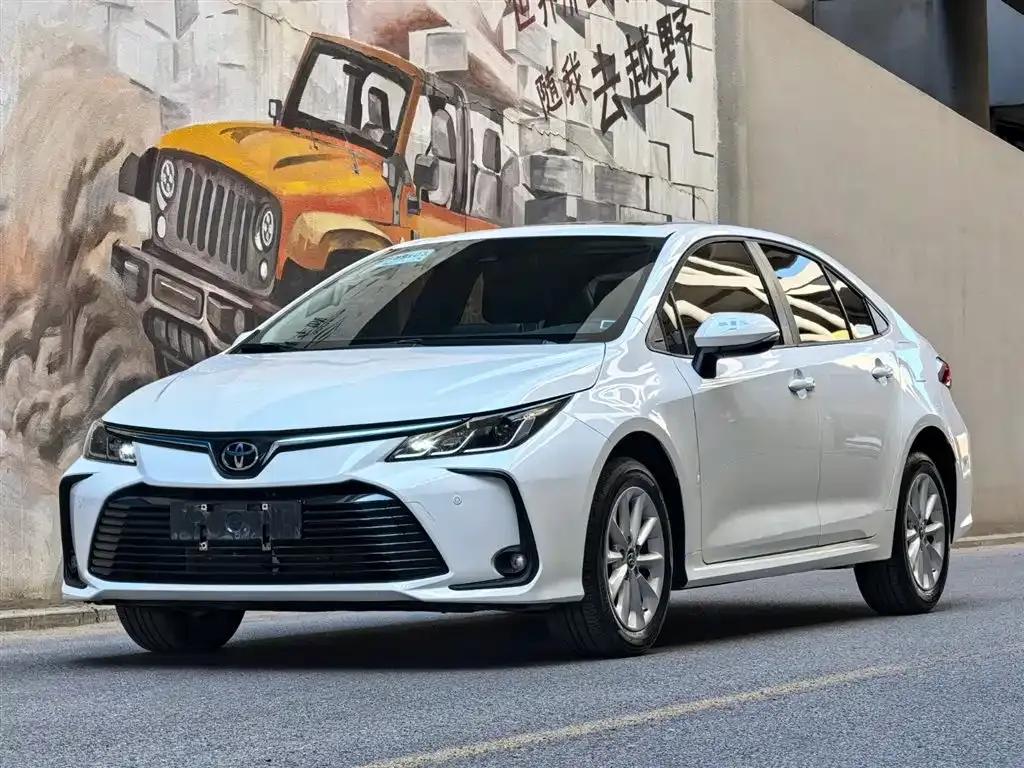Toyota Corolla — фото 1