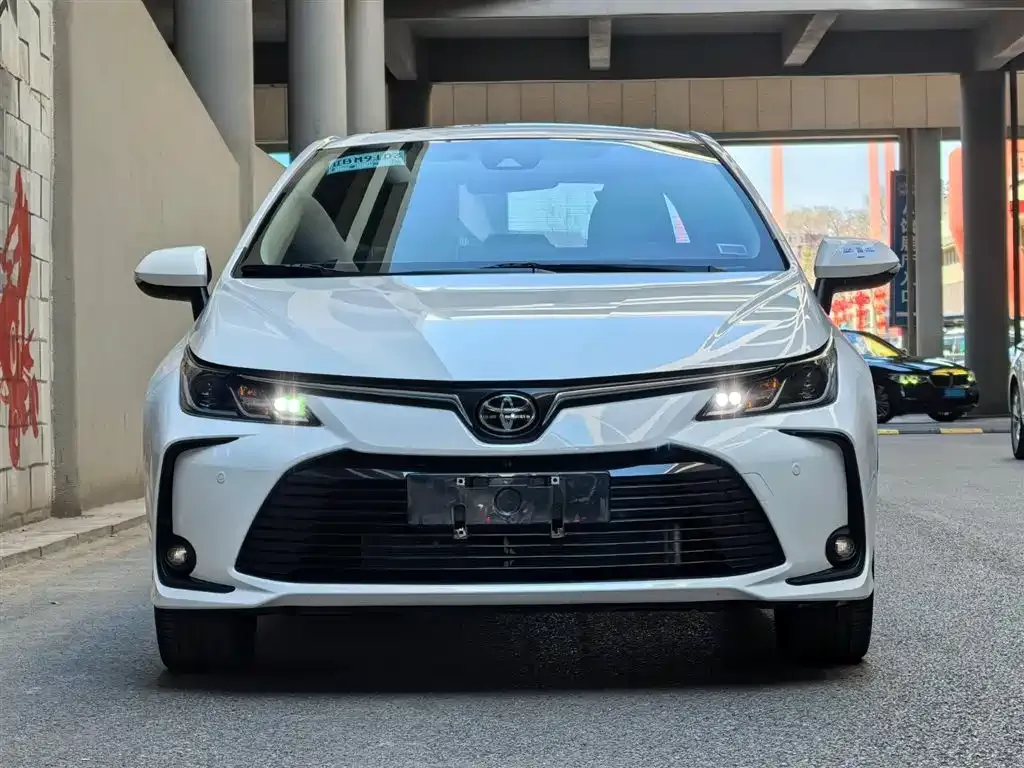 Toyota Corolla — фото 2