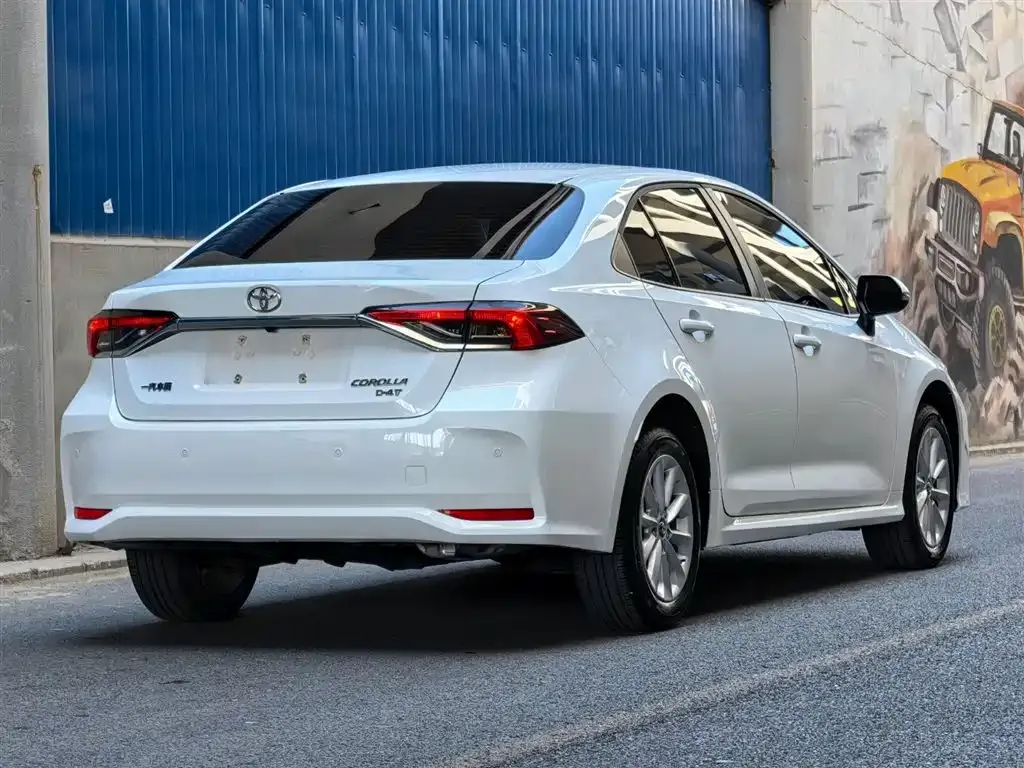 Toyota Corolla — фото 8