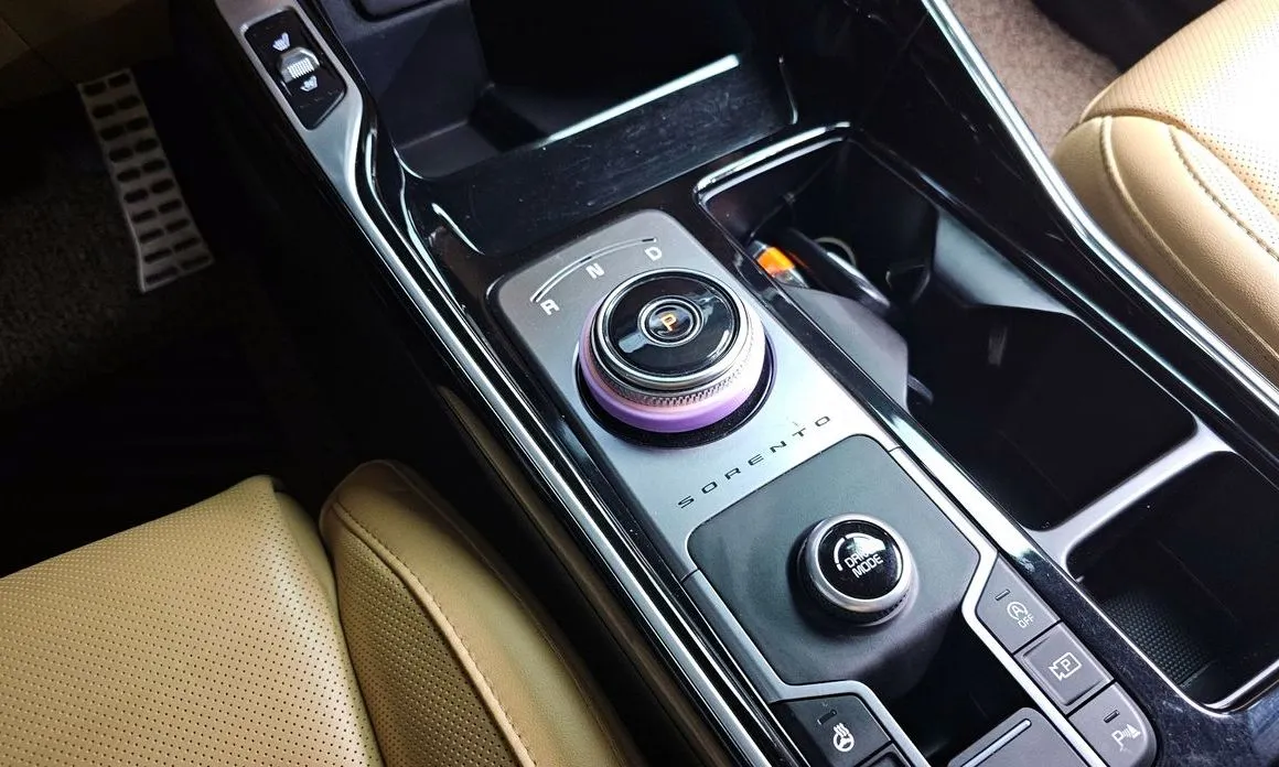 Kia Sorento — фото 9