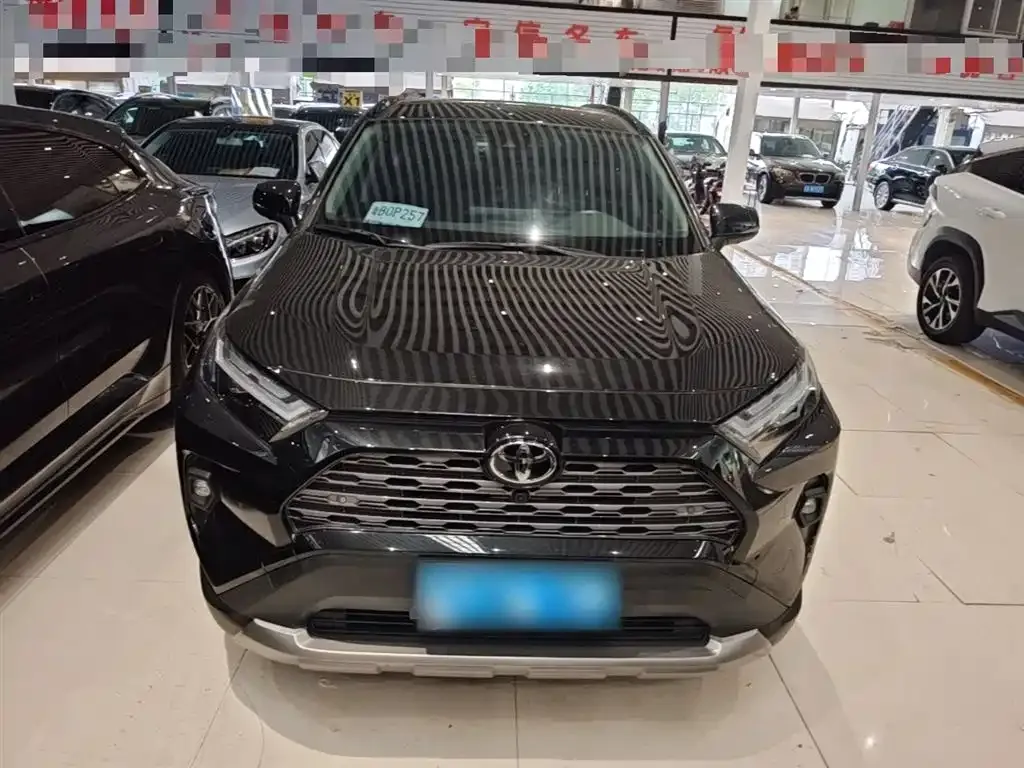 Toyota RAV4 — фото 2