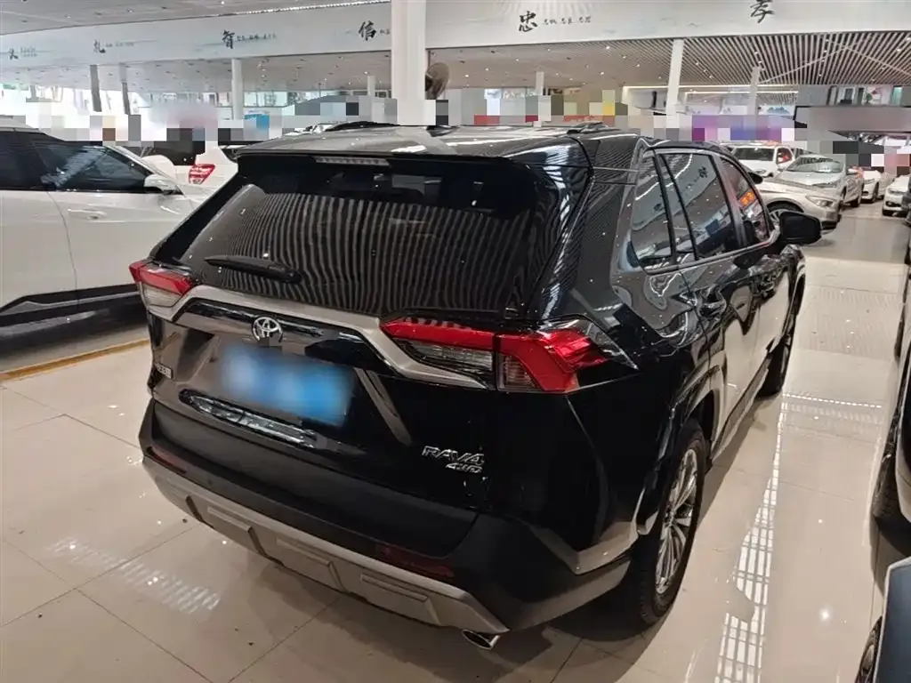 Toyota RAV4 — фото 9
