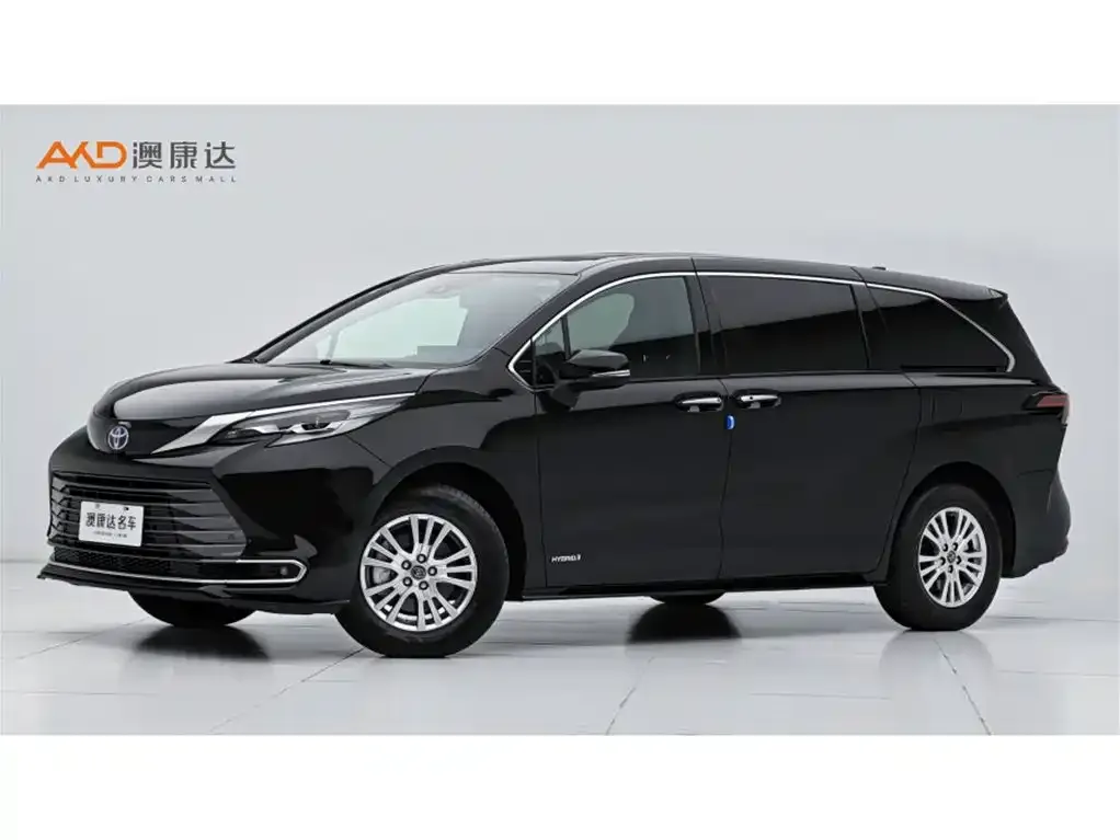 Toyota Sienna — фото 1