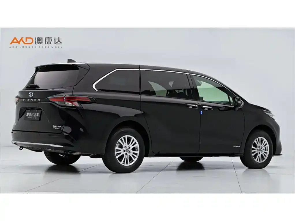 Toyota Sienna — фото 2