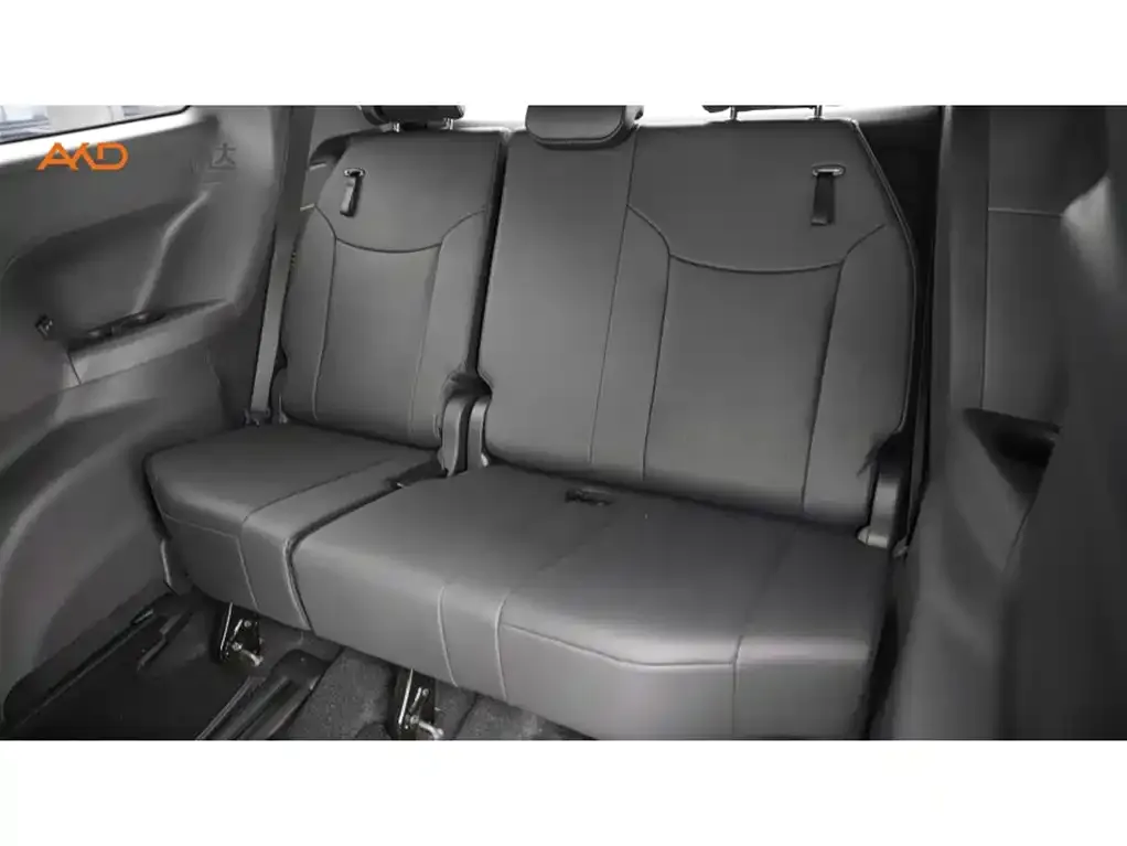 Toyota Sienna — фото 9