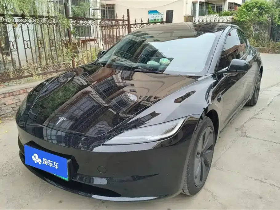Tesla Model 3 — фото 1