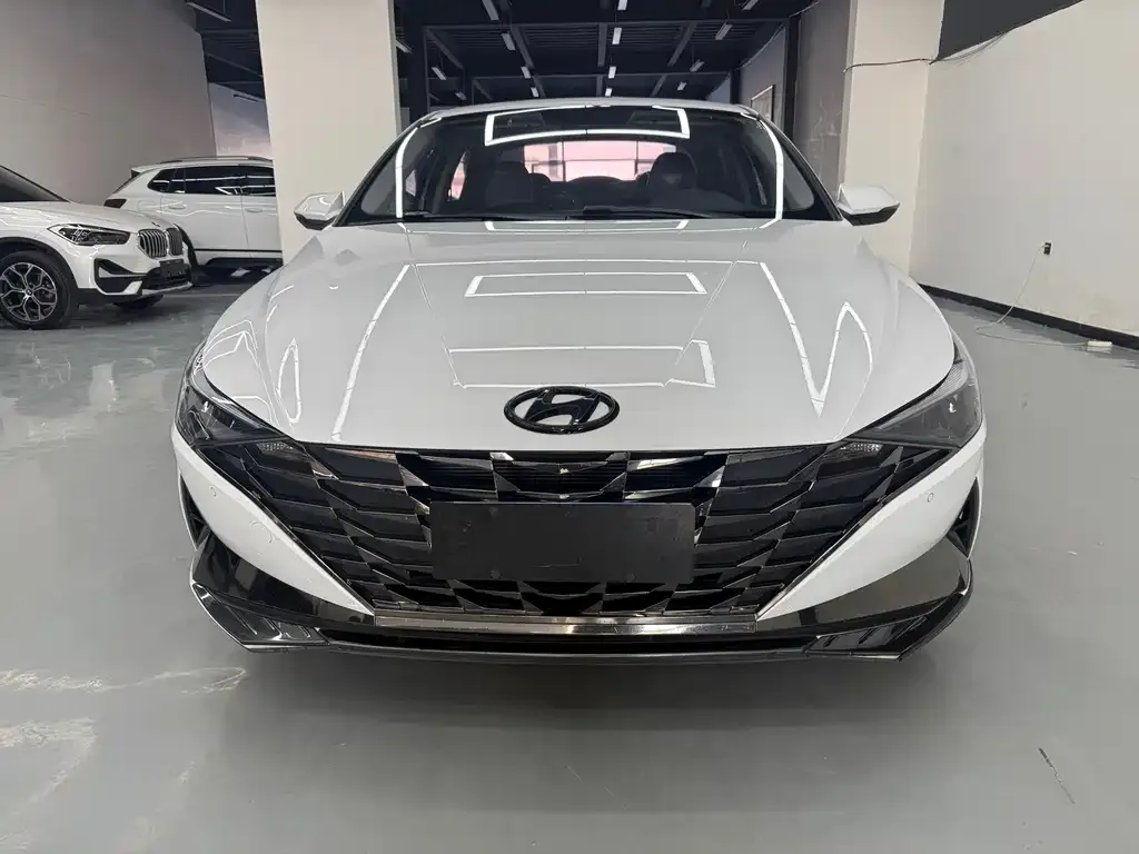 Hyundai Elantra — фото 6
