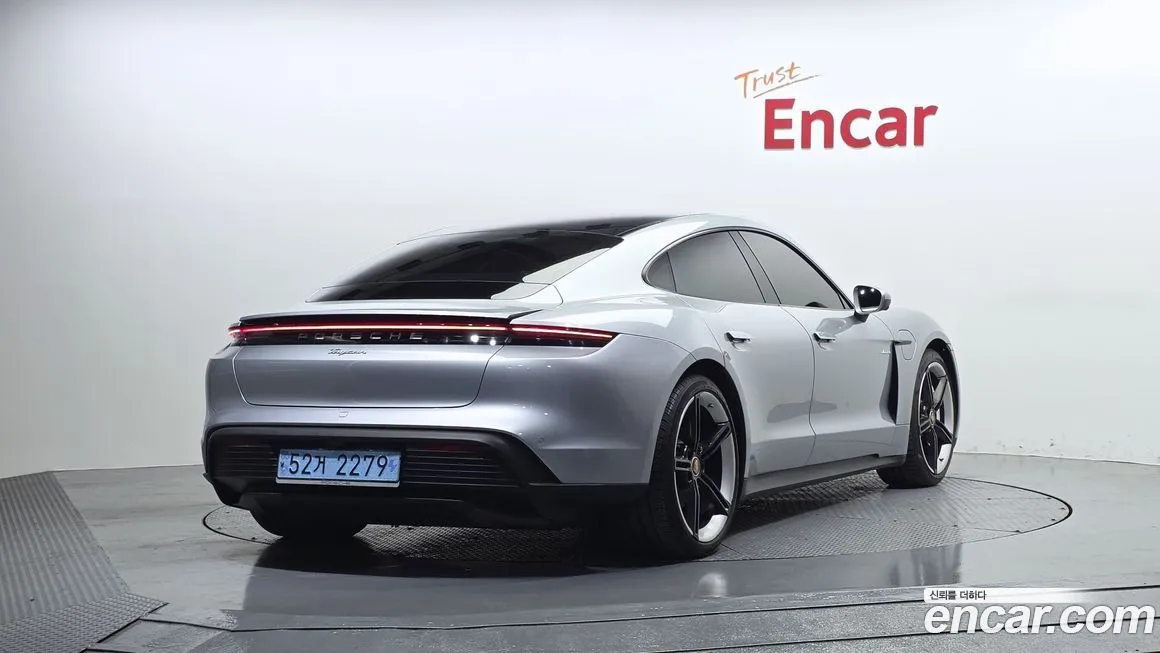 Porsche Taycan 2022 из KR, фото 3
