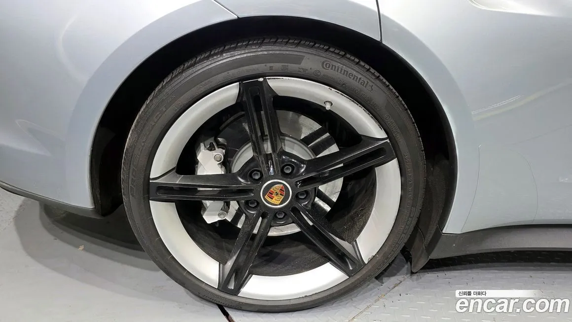 Porsche Taycan 2022 из KR, фото 7