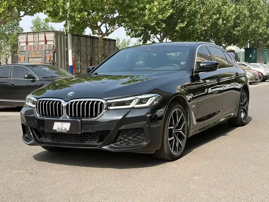 BMW 5 Series — фото 1