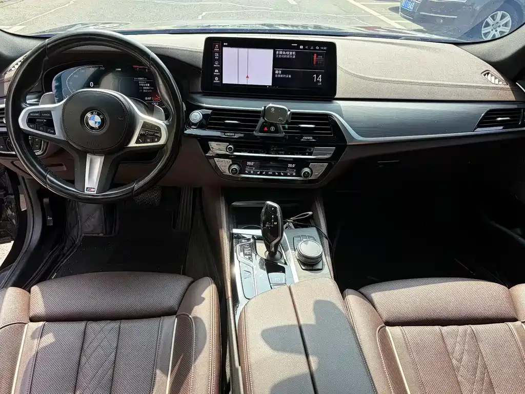 BMW 5 Series — фото 4