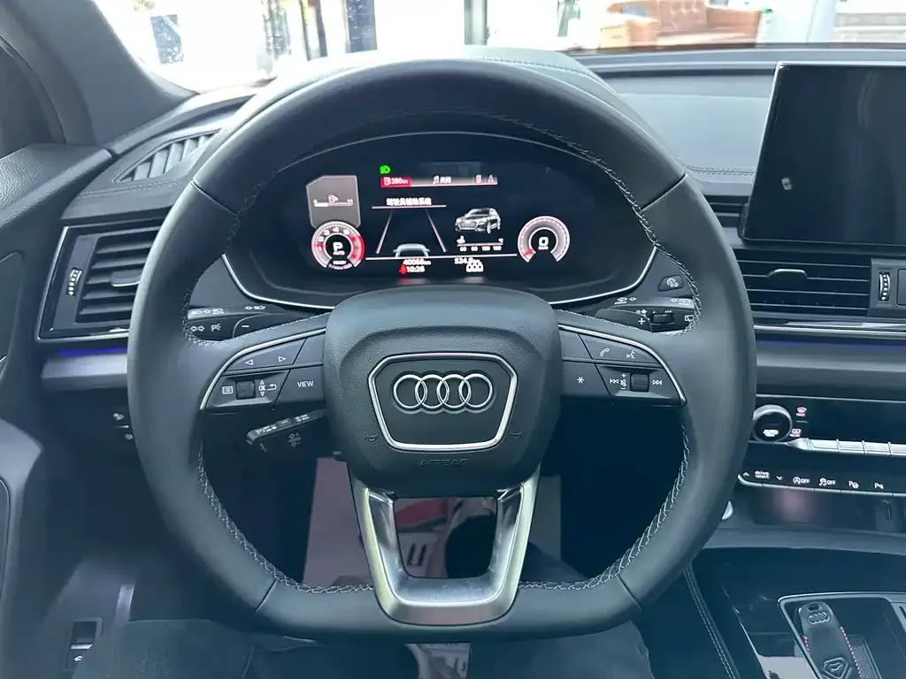 Audi Q5L Sportback — фото 4