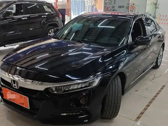 Honda Accord — фото 1