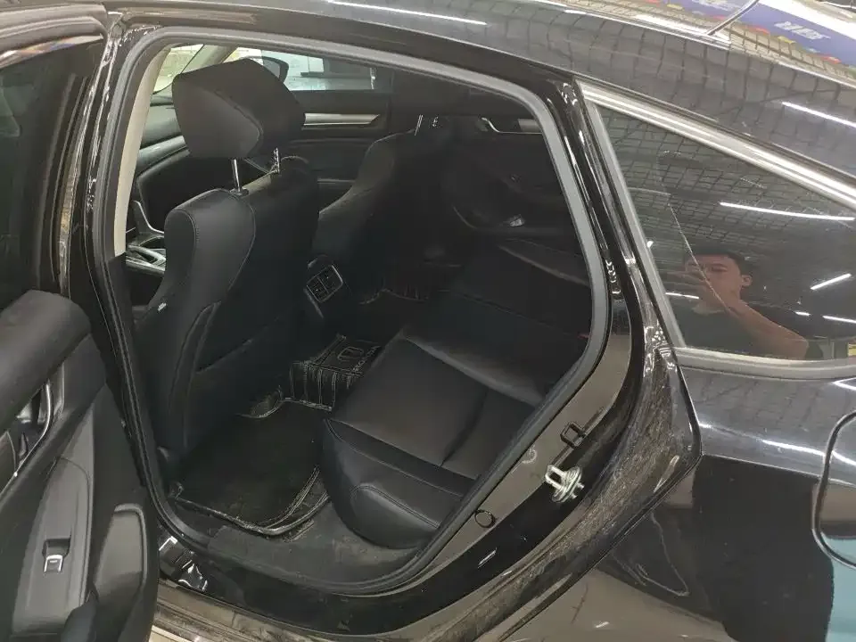 Honda Accord — фото 3