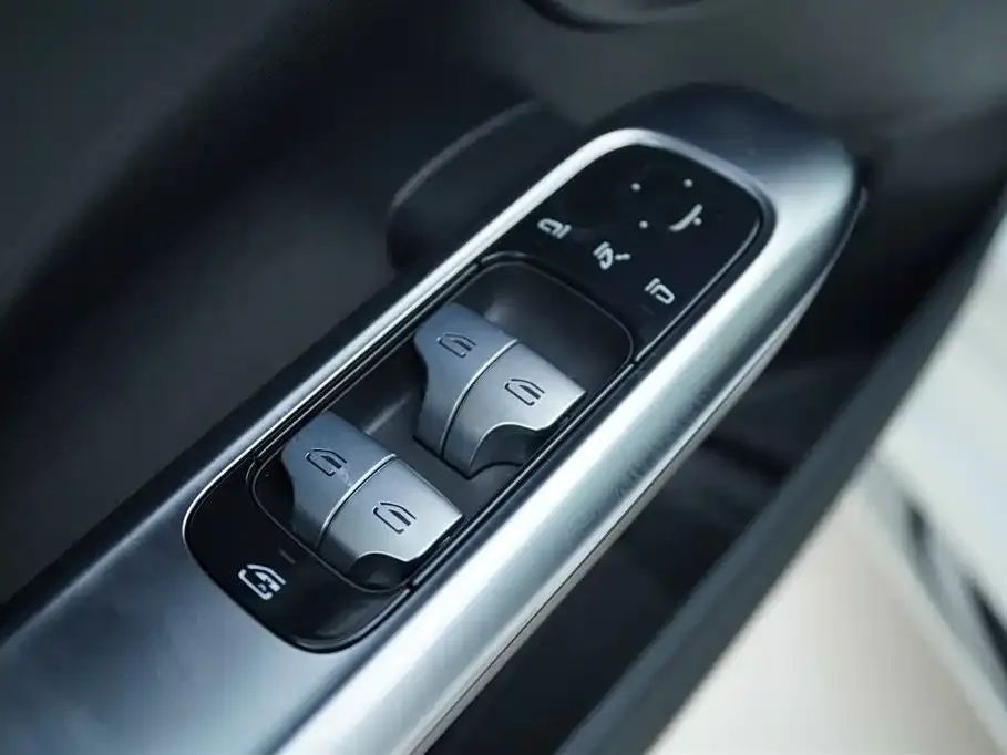 Mercedes-Benz C-Class New Energy 2024 из CN, фото 7