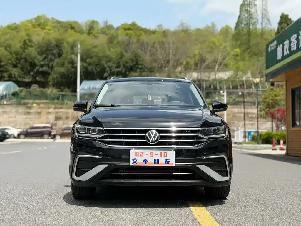 Volkswagen Tiguan L — фото 7