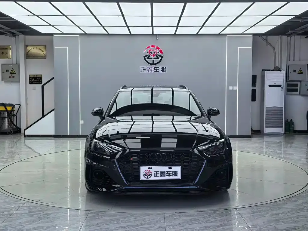 Audi RS 4 2022 из CN, фото 4