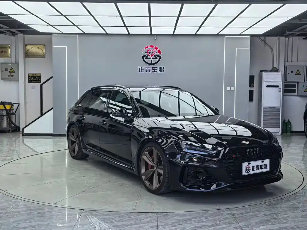 Audi RS 4 2022 из CN, фото 6