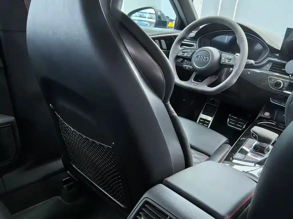 Audi RS 4 2022 из CN, фото 3