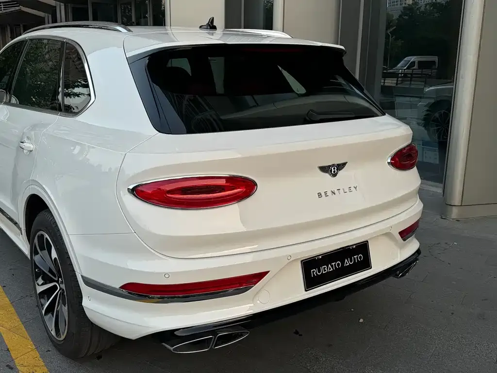 Bentley Bentayga 2021 из CN, фото 8