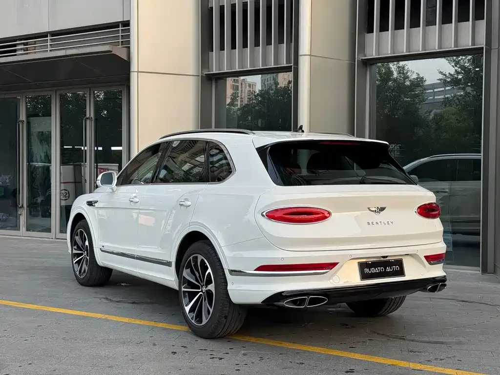 Bentley Bentayga 2021 из CN, фото 2