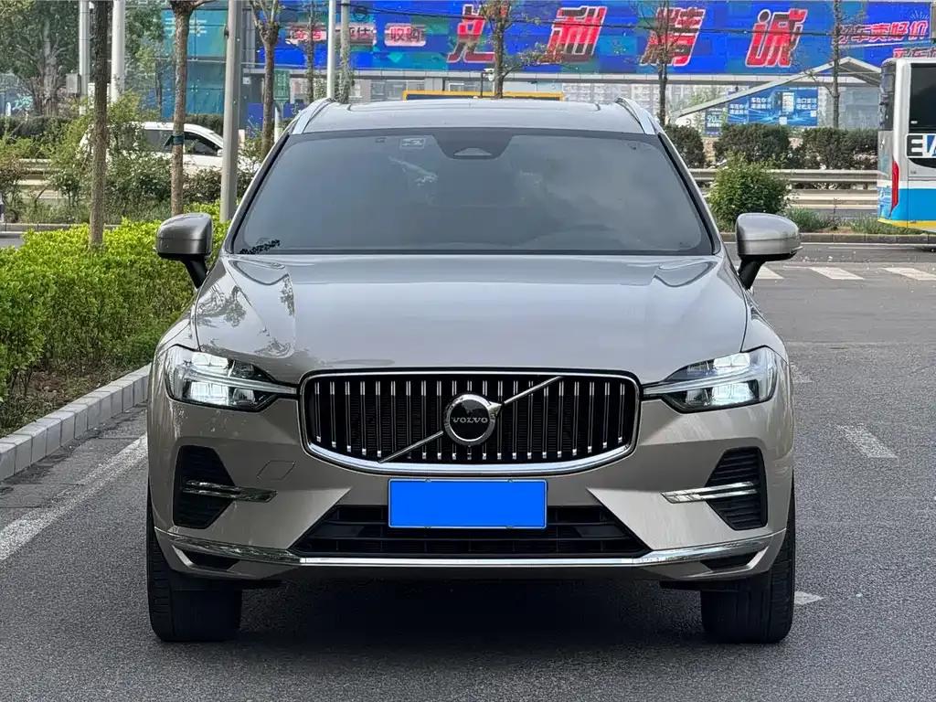 Volvo XC60 — фото 6