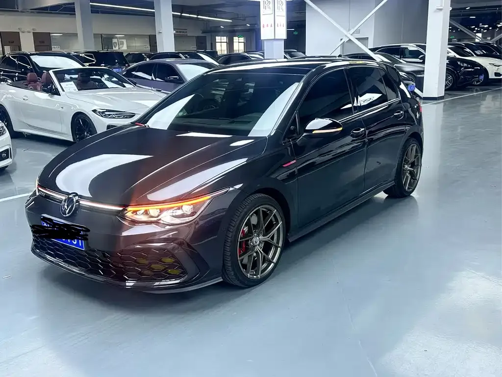 Volkswagen Golf GTI